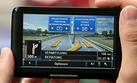 Navigationsgert "Berufsorientierung" mit Fahrtzielen wie "Praktikum" oder "Berufswahlbro"