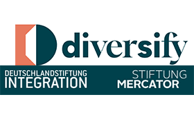 Logo des Programms "Diversify", darunter die Logos der Deutschlandstiftung Integration und der Stiftung Mercator