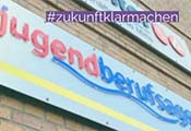 Schriftzug Jugendberufsagenturen mit Hashtag zukunftklarmachen